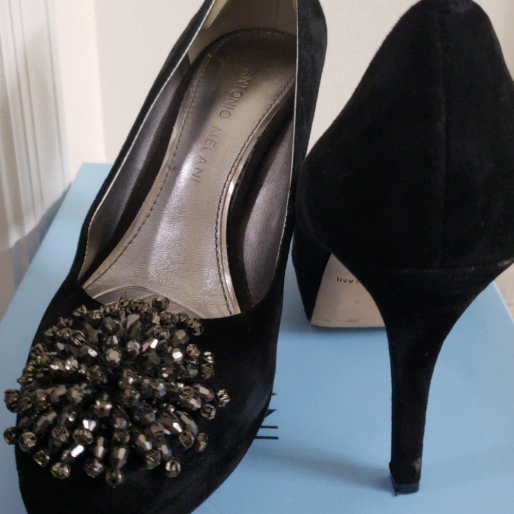 Shoes - Picture 2 of 5